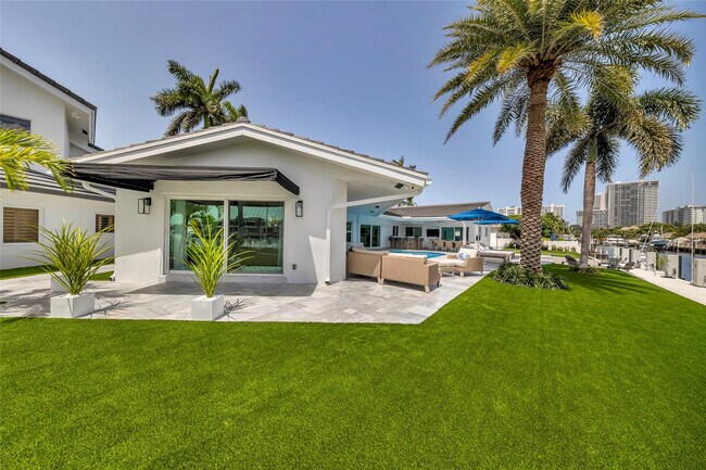 Building Photo - 3108 NE 42nd Ct