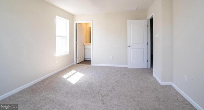 Building Photo - 121 Mazzeo Dr