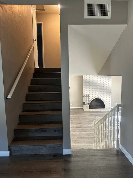 Building Photo - 4672 Edenvale Ave