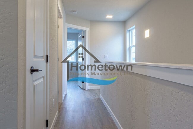 Building Photo - 3 Bedroom Home with 1.5 Bathrooms and an A...