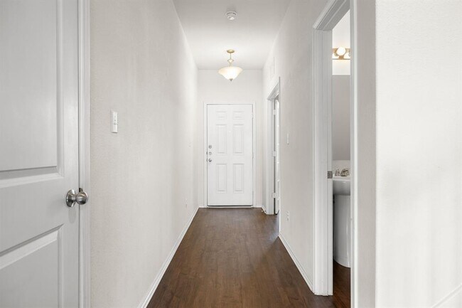 Building Photo - 11801 Jackson Fls Wy