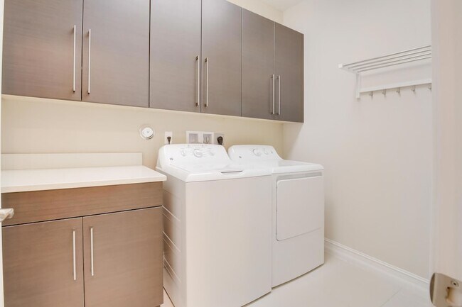 Building Photo - 10222 Akenside Dr
