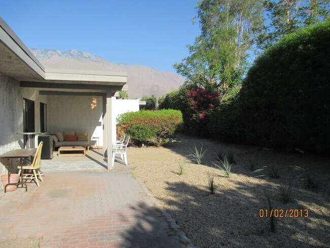 Building Photo - 2156 N Sunshine Cir