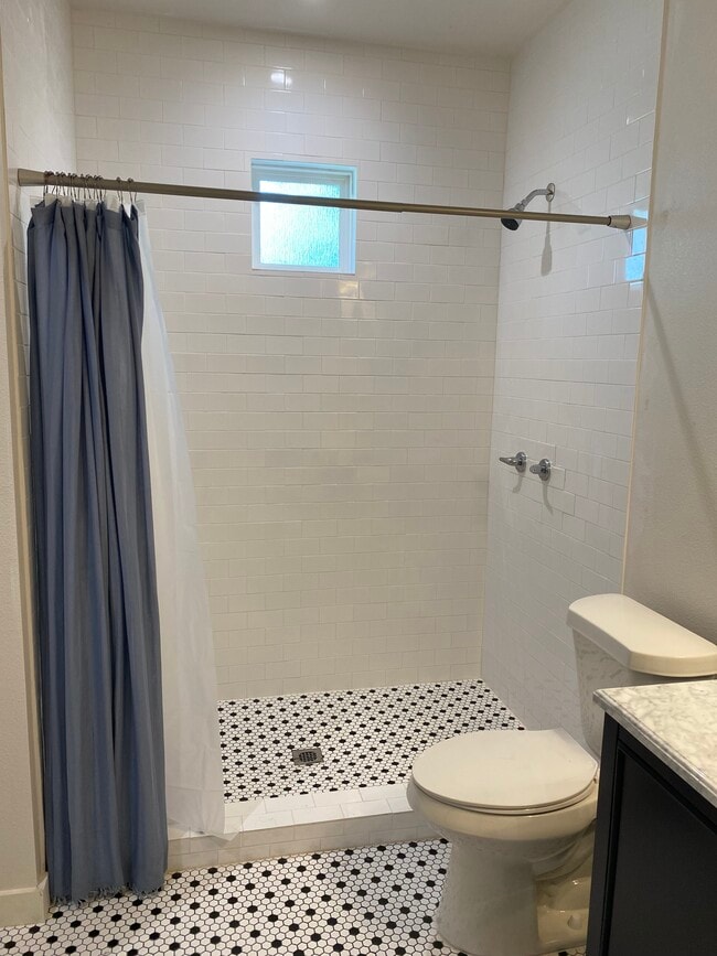 Building Photo - 6700 Columbia Dr