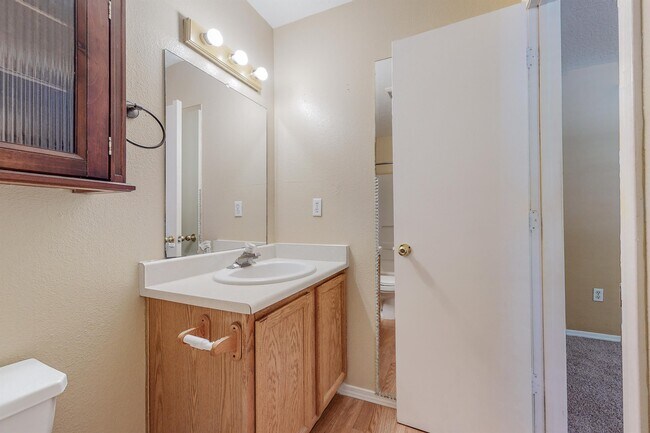 Building Photo - 10728 Hatch Dr NW
