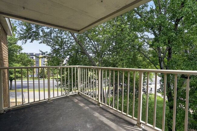 Building Photo - 5703 Indian Ct