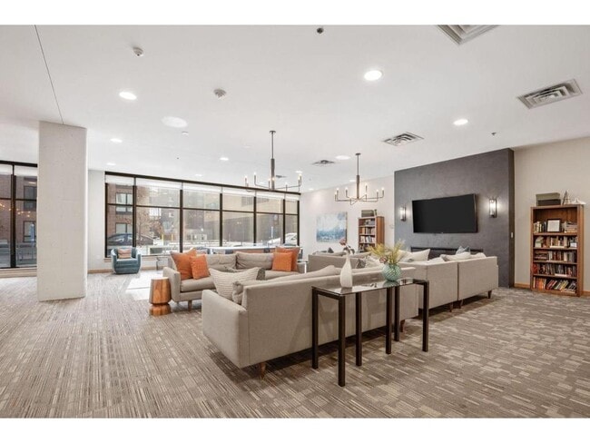 Building Photo - 740 Portland Ave