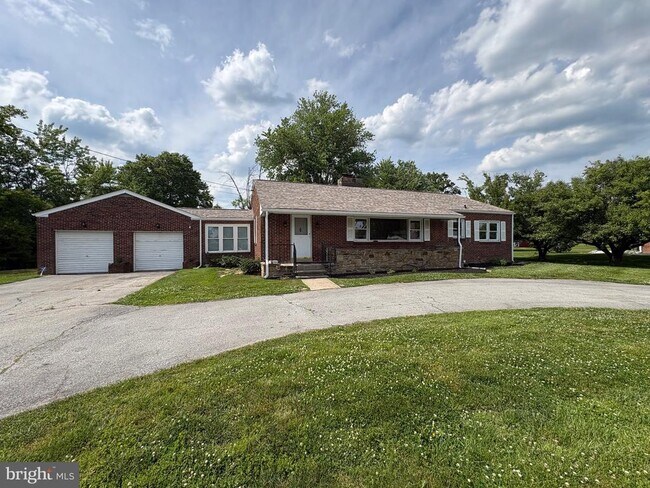Building Photo - 1215 Milltown Rd