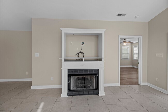 Building Photo - 100 Iverson Ln