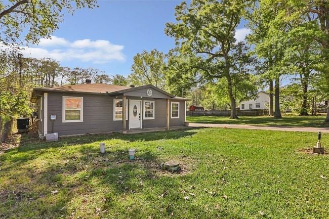 Building Photo - 218 Waterfall Dr