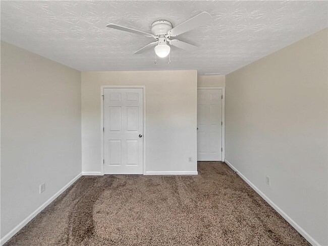 Building Photo - 3397 Hill Pond Dr NE