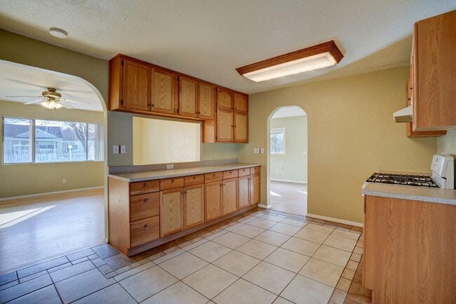 Building Photo - Home for Rent Near Willow Lake!