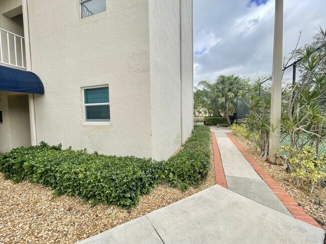 Building Photo - 7787 SW 86th St
