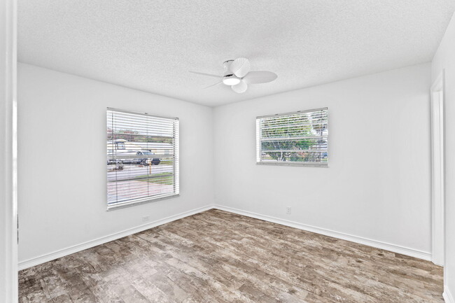 Building Photo - 8675 SW Keathley Ct