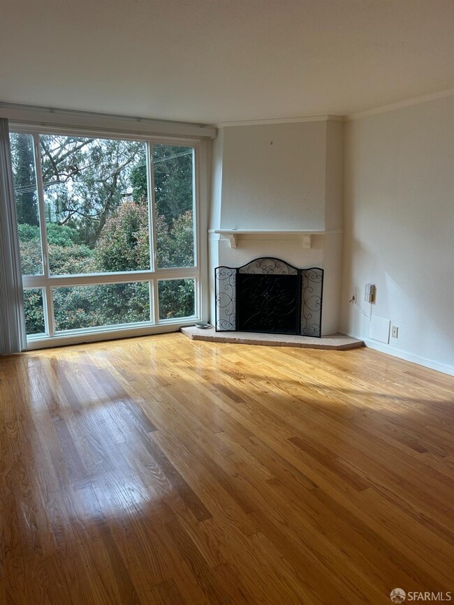 Building Photo - 255 Molimo Dr