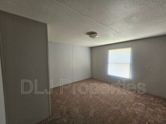 Building Photo - 1376 Providence Rd