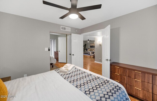 Building Photo - 9445 N 94th Pl