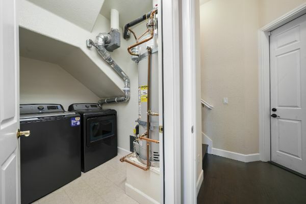 Building Photo - 1706 20th Ave