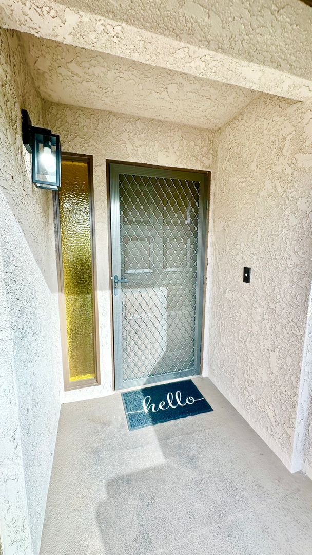 Building Photo - Beautifully Remodeled Upstairs Condo Unit with Private Balcony Patio in Downtown Fallbrook!