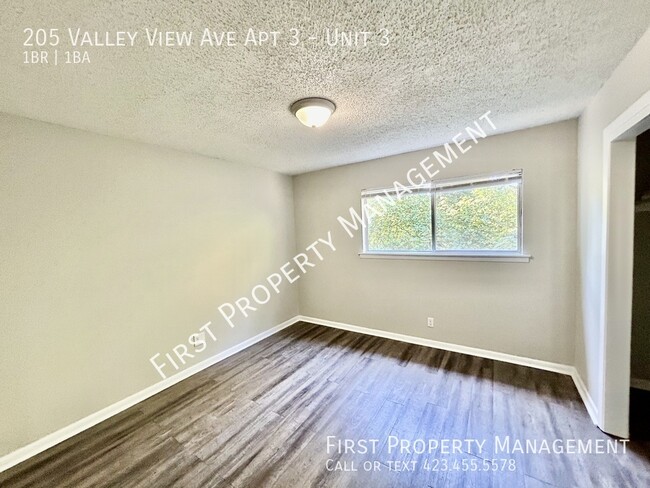 Building Photo - Red Bank Apt: 1Bed/1Bath w/ Laundry Hookups!