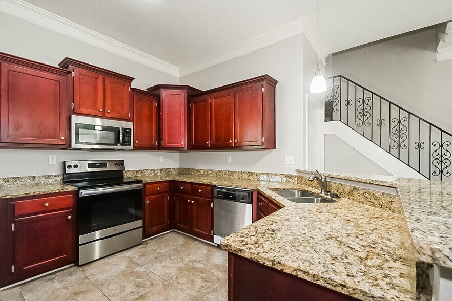 Building Photo - 6157 Braybourne Main