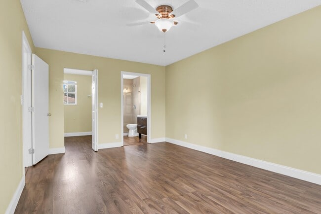 Building Photo - 6279 Island Way