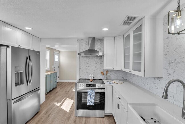 Building Photo - 11416 Pine Forest Dr
