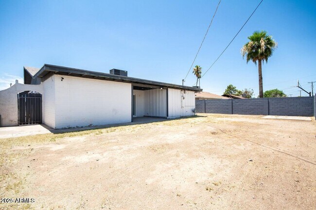 Building Photo - 3526 W Seldon Ln