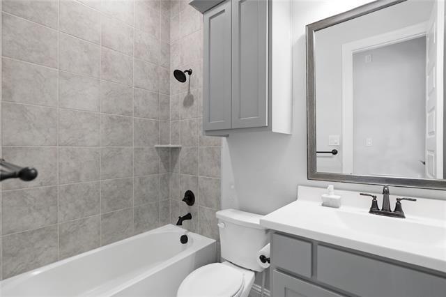 Building Photo - 890 Stanley St