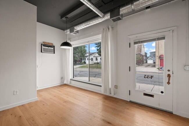 Building Photo - 435 N Washington Ave