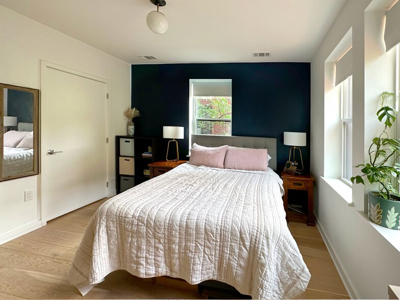 Master Bedroom - 129 W St NW
