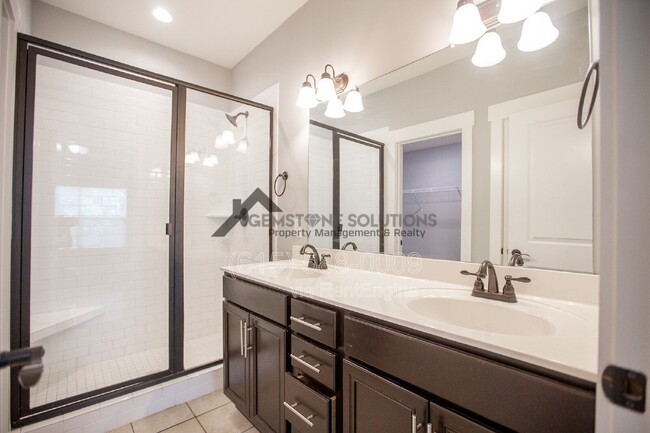 Building Photo - 1041 Honey Bush Cir