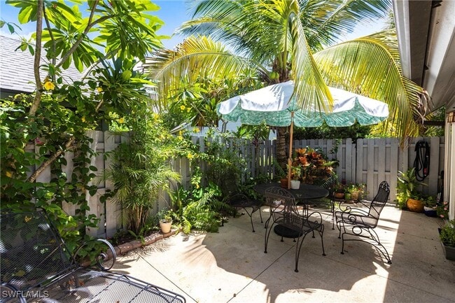 Building Photo - 1323 Solana Rd