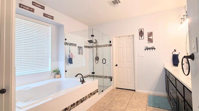 Building Photo - 1721 Buffalo Thunder