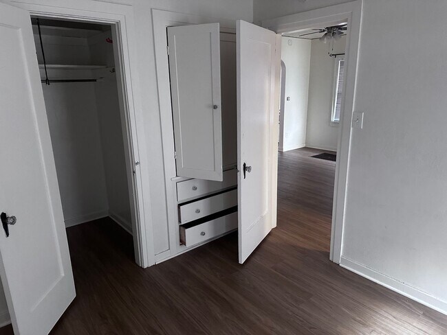 Building Photo - 119-121 Flower St