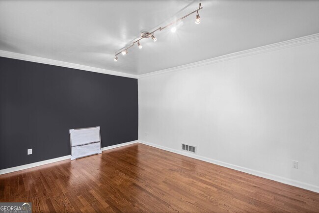 Building Photo - 5291 Manhasset Cove