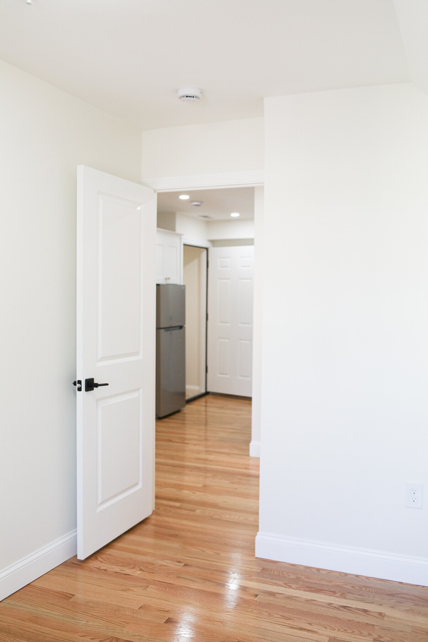 Building Photo - 170 Salem St