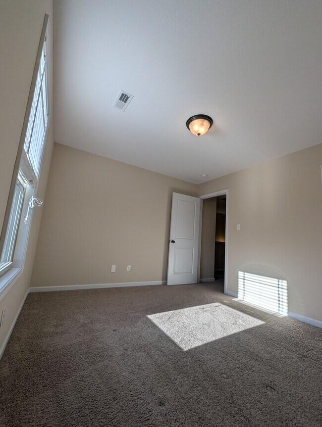 Building Photo - 1533 Yarnell Station Blvd