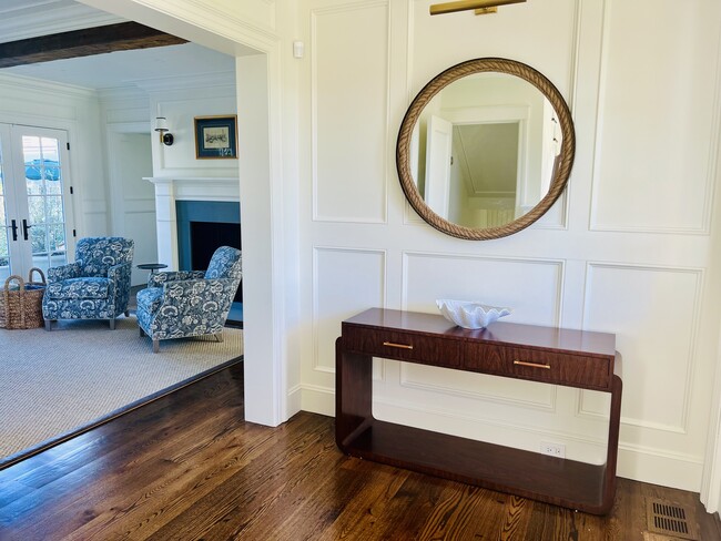 Building Photo - 3 Field Club Ln