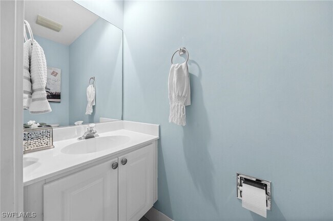 Building Photo - 5633 Cove Cir