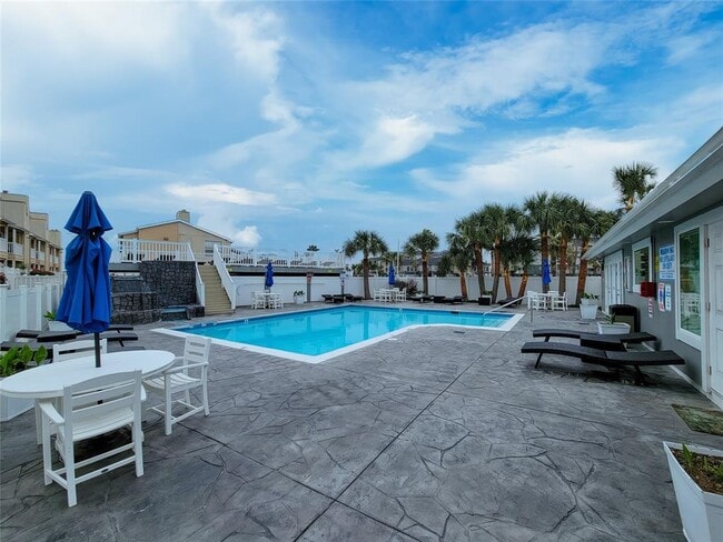 Building Photo - 3506 Cove View Blvd