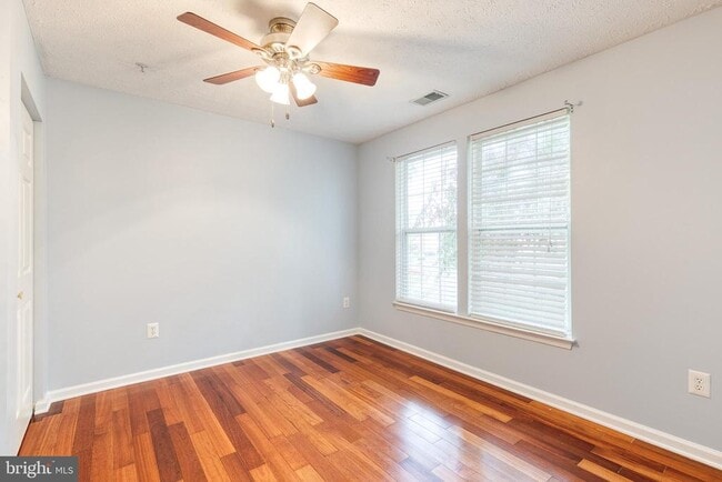 Building Photo - 2440 Blue Spring Ct