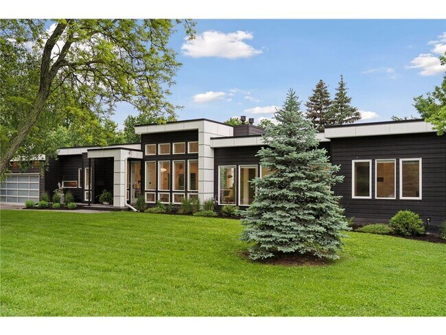 Primary Photo - 209 Westwood Dr N