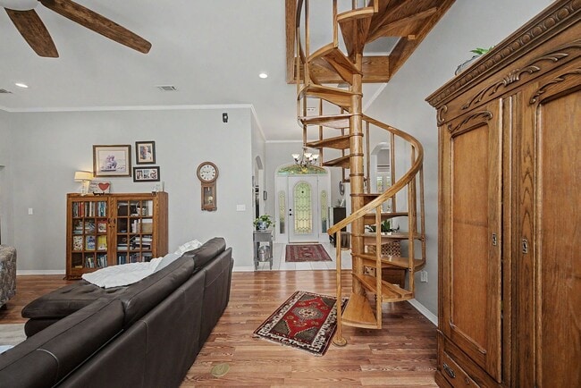 Building Photo - FIVE Bedroom Home in Bluewater Bay