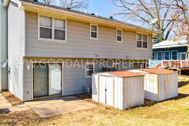 Building Photo - MOVE IN SPECIAL! $200 off your first month...