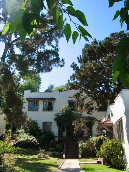 Building Photo - 2003 3/4 Argyle Ave