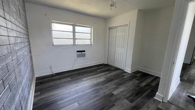 Building Photo - 6300 Miramar Pkwy