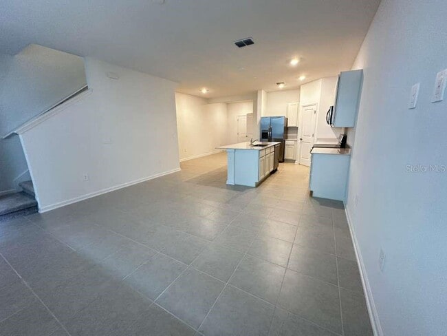 Building Photo - 2729 Skyline Lp