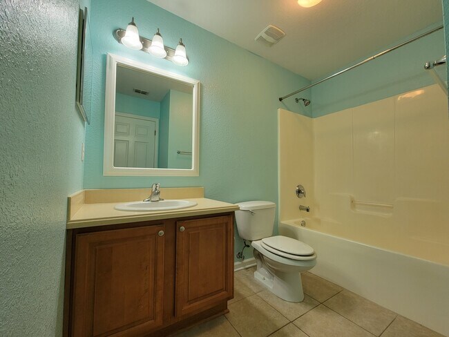 Building Photo - 2372 Quazar Cir