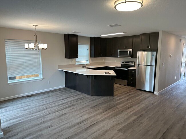 Building Photo - Brand New 3 Bed / 3 Bath Duplex! First Mon...